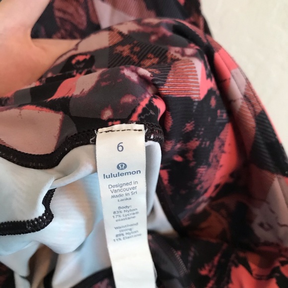 Lululemon Fast and Free High Rise Tight - Picture 2 of 2